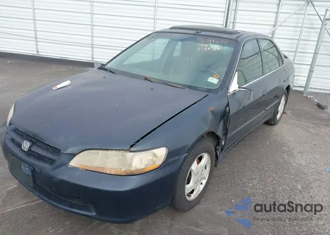 2000 Honda Accord 2.3 Ex from USA, damaged, VIN 1HGCG6684YA064641